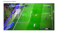 Begini peluang emas yang dimiliki oleh Higuain selepas tujuh menit waktu pertandingan. Ia sudah berada di depan gawang Spanyol. (Foto: Internet)