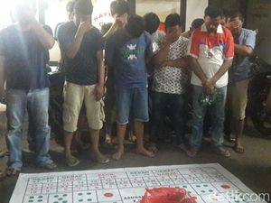 Polisi Gerebek Arena Judi di Ciracas, 16 Orang Ditangkap