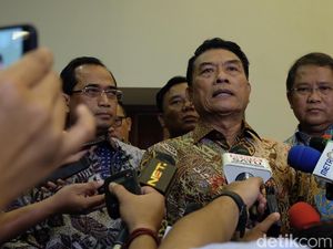Pemerintah Minta Go-Jek dan Grab Tentukan Tarif Ojol Senin Pemerintah Minta Go-Jek dan Grab Tentukan Tarif Ojol Senin