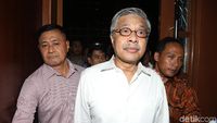 Nur Alam Jalani Sidang Vonis