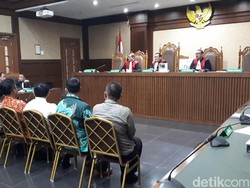 Aditya Moha Disebut Bawa Amplop ke Rumah Eks Ketua PT Manado