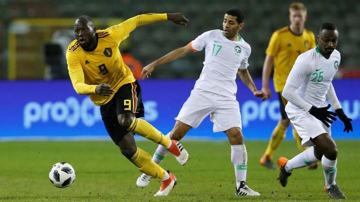 Romelu Lukaku menyumbangkan dua gol untuk membantu Belgia menang 4-0 atas Arab Saudi (Foto: Francois Lenoir/Reuters)