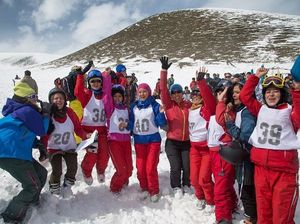 Foto Gadis-gadis Afghanistan Akhirnya Bisa Main Ski