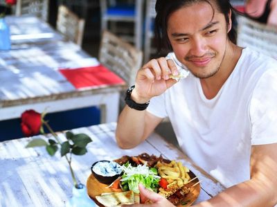Ini Bukti Kalau Morgan, Mantan Personil Smash Pernah Belajar Masak dan Doyan Makan!