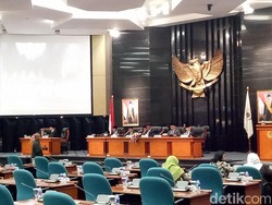 Anies-Sandi Hadiri Rapat Paripurna RPJMD dengan DPRD DKI