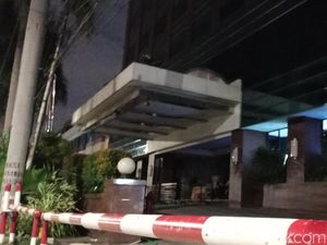 Pro Kontra Anies Tutup Alexis