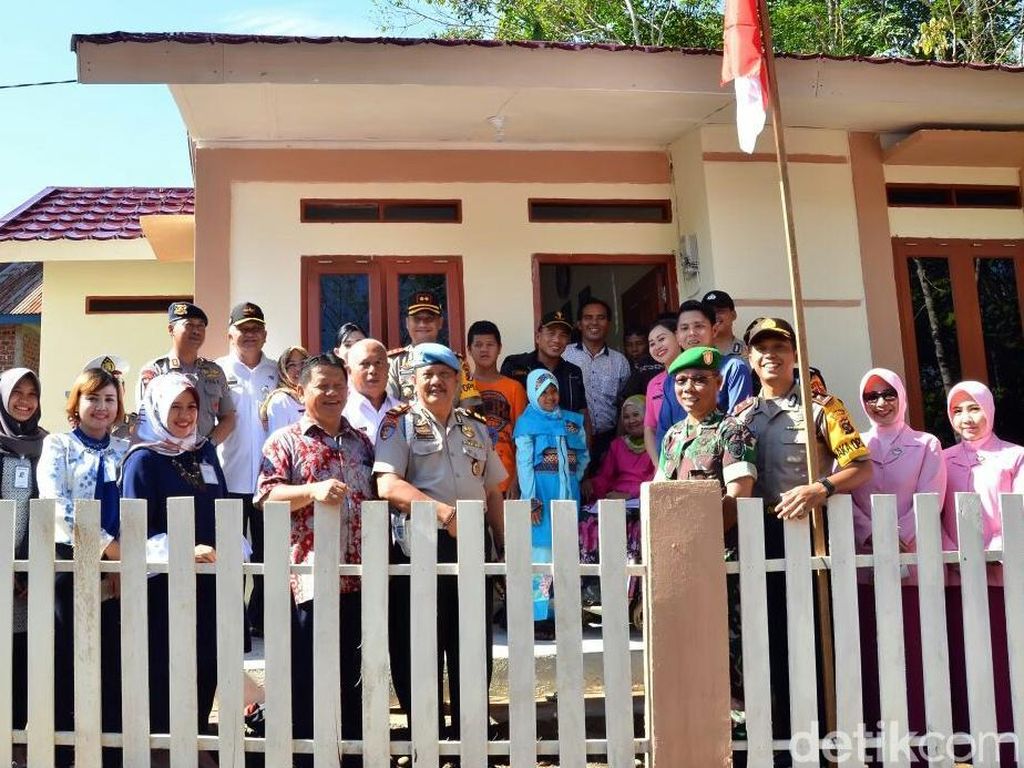 Ini Rumah Baru Rahma Bocah Tangguh yang Urus Ibu Lumpuh Ini Rumah Baru Rahma Bocah Tangguh yang Urus Ibu Lumpuh