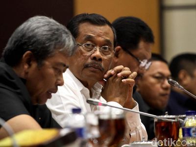 Jaksa Agung Bicara Penegakan Hukum Pilkada di DPR