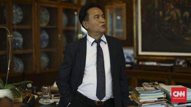 Eks HTI Tak Persoalkan Yusril Jadi Pengacara Jokowi