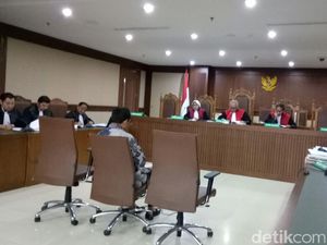 Menhub: Duit Suap ke Eks Dirjen Hubla Tanda Terima Kasih Menhub: Duit Suap ke Eks Dirjen Hubla Tanda Terima Kasih