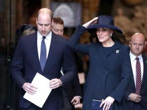 8 Aturan Fashion Kerajaan Inggris yang Tak Terduga