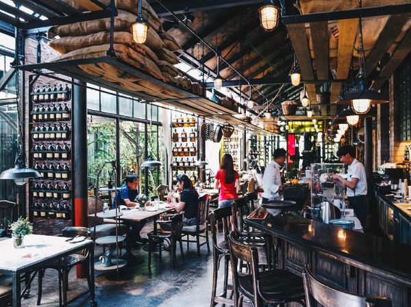 Menikmati Indahnya Kafe Bertema Rustic di Tengah Kota Bangkok