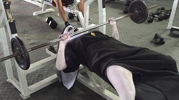 Nggak Mau Kalah, Hantu Valak Pun Ikut Nge-gym Biar Lincah Nggak Mau Kalah, Hantu Valak Pun Ikut Nge-gym Biar Lincah