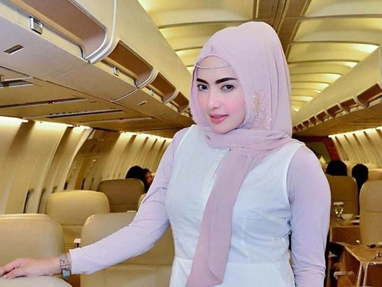 Fakta Mencengangkan Opick-Yulia, Dalang Lagu #2019GantiPresiden Fakta Mencengangkan Opick-Yulia, Dalang Lagu #2019GantiPresiden