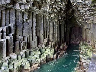 Foto: Gua Ajaib di Tengah Laut Skotlandia