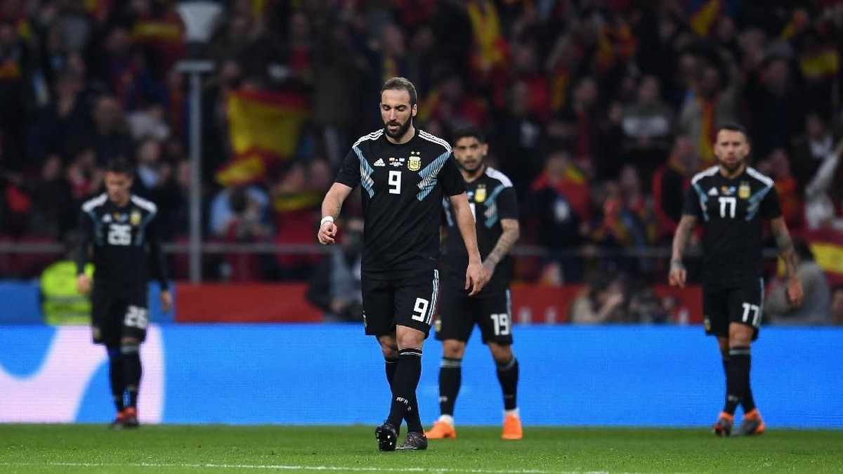 Argentina kalah telak 1-6 dari Spanyol (Foto: David Ramos/Getty Images)