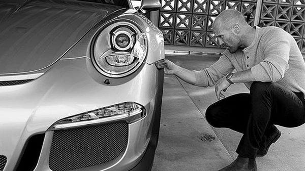 Gaya Mobil Motor Jason Statham