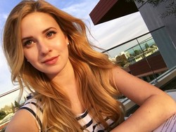 Eks Bintang Disney Channel Gabung dengan Tim Pers Gedung Putih