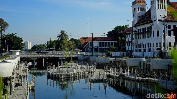 Foto: Melihat Indahnya Kali Besar Kota Tua Usai Direvitalisasi
