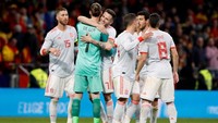 Spanyol punya laju tak terkalahkan terpanjang di antara peserta Piala Dunia 2018. La Furia Roja sudah tidak terkalahkan dalam 18 laga terakhirnya berkat hasil imbang melawan Jerman dan kemenangan telak atas Argentina. Foto: Javier Barbancho/Reuters