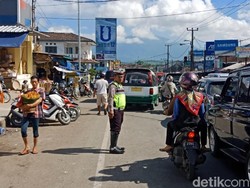 Puncak Ambles, Polisi Sukabumi Antisipasi Lonjakan Kendaraan