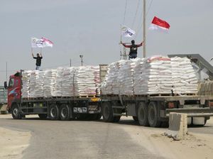 Beras Indonesia Tiba di Gaza, Bendera Merah Putih Berkibar