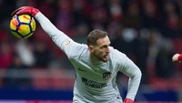 2. Jan Oblak. Kiper andalan Atletico Madrid ini sudah membuat 18 clean sheet dari 29 laga (62,1%) La Liga. Pemain Slovenia berusia 25 tahun itu kebobolan 14 gol, atau 0,48 gol per pertandingan alias satu gol per 186 menit. (Foto: Denis Doyle/Getty Images)