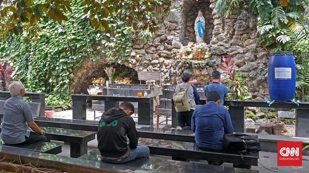 Meraba Wajah Jakarta Lewat Gereja