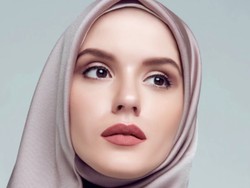 Tips Pakai Makeup agar Hasil Natural dan Tidak Medok