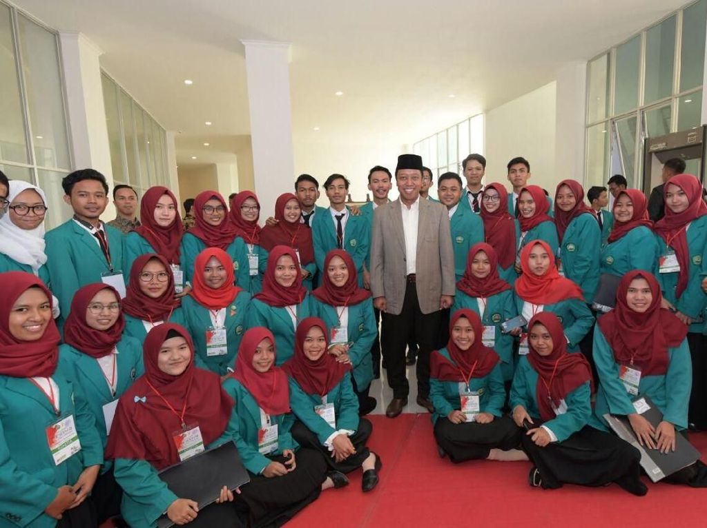 Ketum PPP Harap Unisma Malang Lahirkan Tokoh Nasional Ketum PPP Harap Unisma Malang Lahirkan Tokoh Nasional