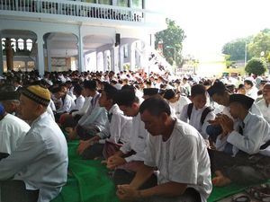 Jelang UN, Ribuan Pelajar se-Kota Blitar Ikuti Istigasah