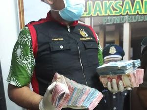 Ketahuan Pungli, Dua Oknum Perangkat Desa di Ponorogo Kena OTT