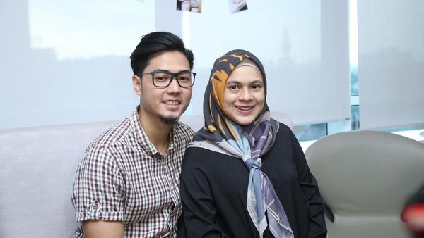 Kebahagiaan Nycta Gina dan Rizky Kinos Dikaruniai Anak Kedua