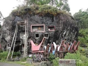 Melihat Lebih Jauh Pemakaman Tana Toraja