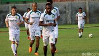 Persebaya Berlatih Jelang Lawan Persela
