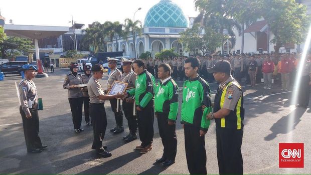Tangkap Jambret, Tiga Driver Ojek Online Diberi Penghargaan