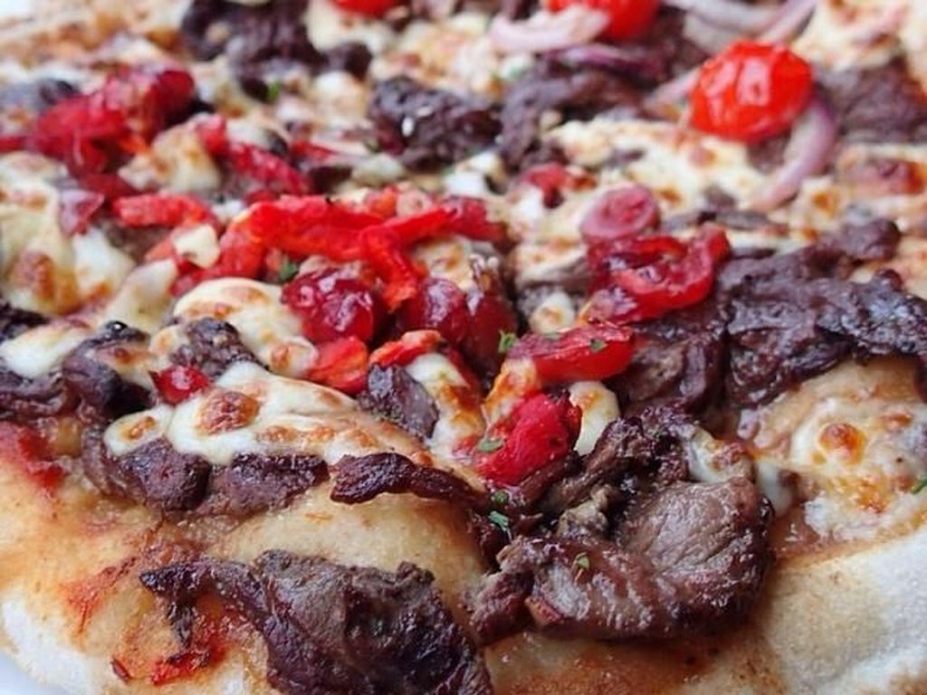 8 Topping Pizza Unik, Daging Buaya, Kanguru hingga Rusa!