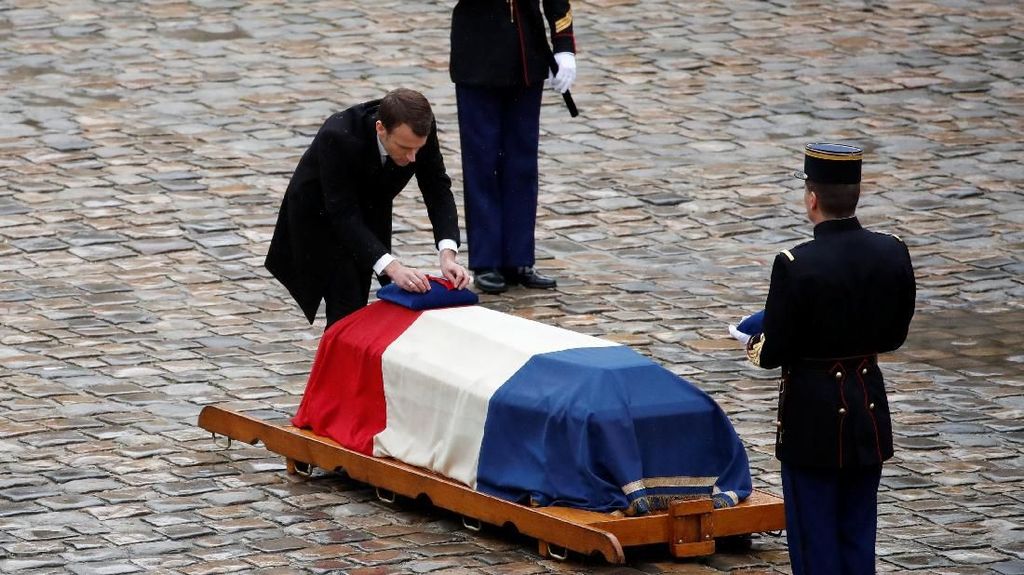 Foto: Pelepasan Jenazah Polisi yang Jadi Pahlawan di Teror Prancis Foto: Pelepasan Jenazah Polisi yang Jadi Pahlawan di Teror Prancis