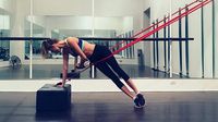 Skoliosis Tak Halangi Model Victorias Secret Ini untuk Aktif Olahraga