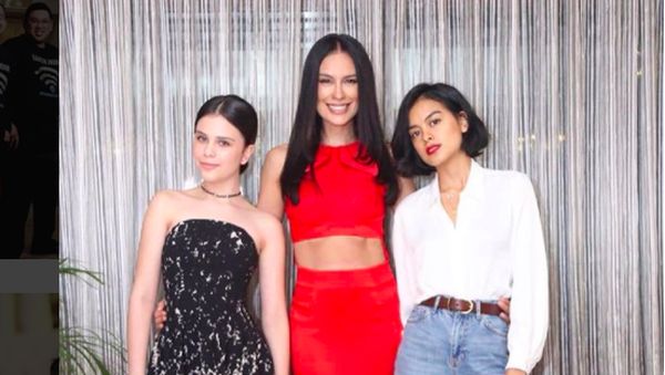 Sophia Latjuba Foto Bareng 2 Putrinya, Netizen: Seperti Kakak Adik