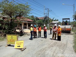 Gandeng Operator Tambang, Jalan Menuju Pulau Merah Diperbaiki