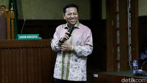 Jalani Sidang Tuntutan, Novanto Masih Cengengesan