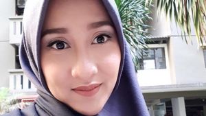 Foto: 11 Gaya Hijab Dosen Cantik Asal Sukabumi