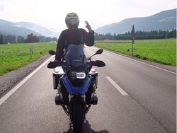 Terungkap! Begini Keroyalan Bos Abu Tours di Hobi Motor Besarnya