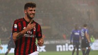 Baru berusia 20 tahun, Patrick Cutrone membukukan total 18 gol di musim penuh pertamanya bersama AC Milan pada 2017/18. Di musim ini, Cutrone telah mencetak lima gol dalam 13 penampilan dan membantu Rossoneri nangkring di peringkat kelima klasemen sementara Liga Italia. Foto: Marco Luzzani/Getty Images