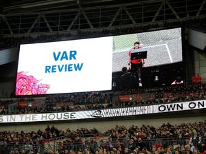 Jangan Tanyakan VAR ke Vardy, Kepanjangannya pun Ia Tak Tahu Jangan Tanyakan VAR ke Vardy, Kepanjangannya pun Ia Tak Tahu