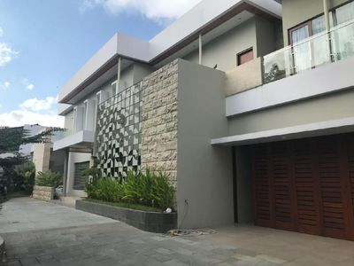 Foto: Ini Rumah Megah Tersangka Rp 1,8 Triliun CEO Abu Tours