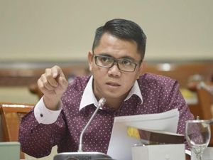 Panen Kritik Usai Tunjuk-tunjuk Prof Emil, Arteria Dahlan: Saya Wakafkan Diri Panen Kritik Usai Tunjuk-tunjuk Prof Emil, Arteria Dahlan: Saya Wakafkan Diri