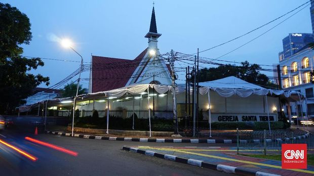 Meraba Wajah Jakarta Lewat Gereja