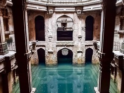 Sumur Paling Mewah Ada di India, Seperti Istana!